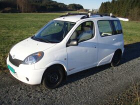 YARIS VERSO 2000