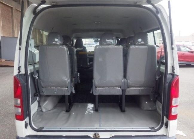 
								TOYOTA HIACE full									