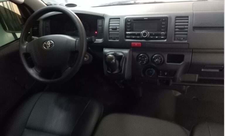 
								TOYOTA HIACE full									