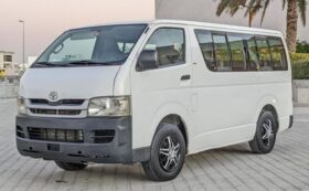 TOYOTA HIACE