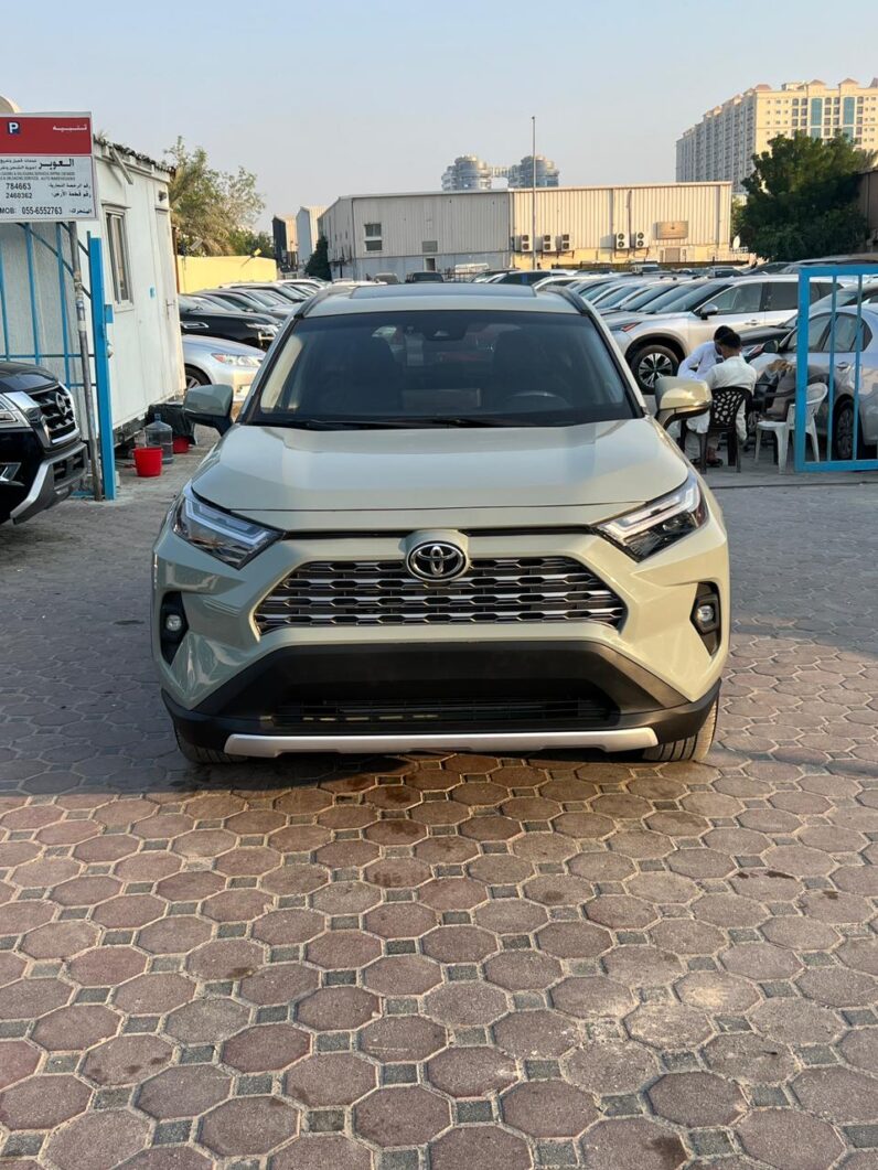 
								Toyota RAV4 XEL full									