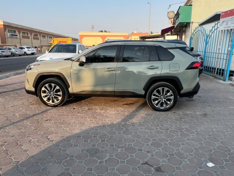 
								Toyota RAV4 XEL full									