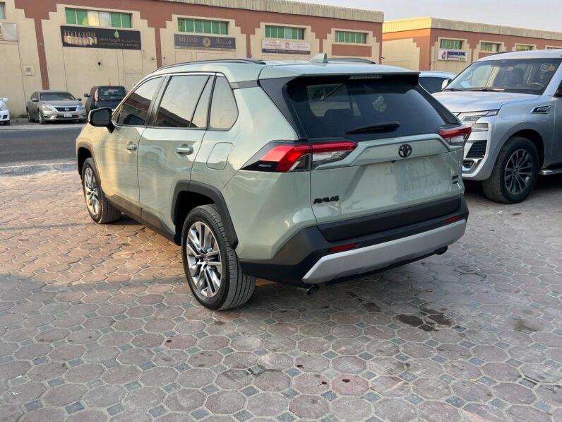 
								Toyota RAV4 XEL full									