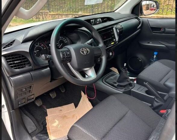 
								TOYOTA HILUX DOUBLE CABIN full									