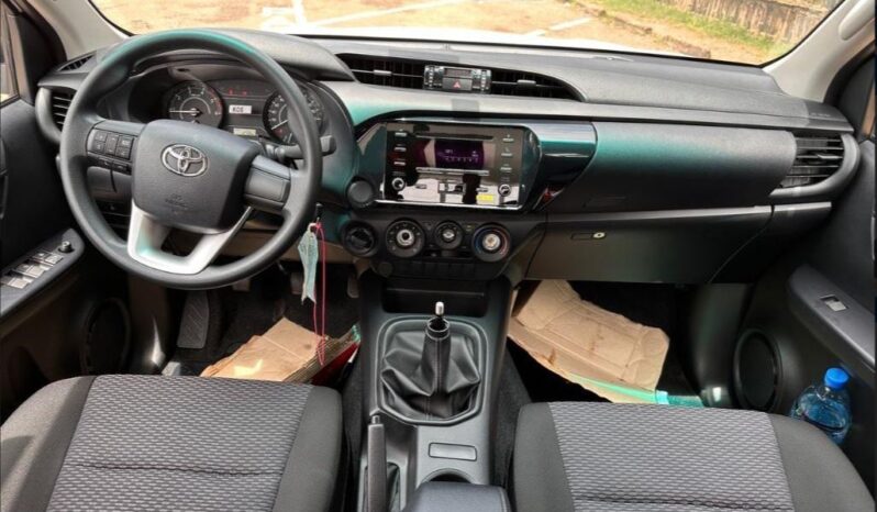 
								TOYOTA HILUX DOUBLE CABIN full									