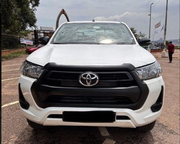 
								TOYOTA HILUX DOUBLE CABIN full									