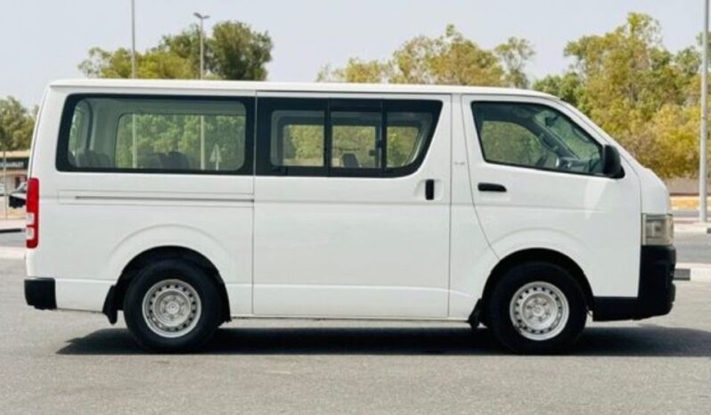 
								TOYOTA HIACE full									